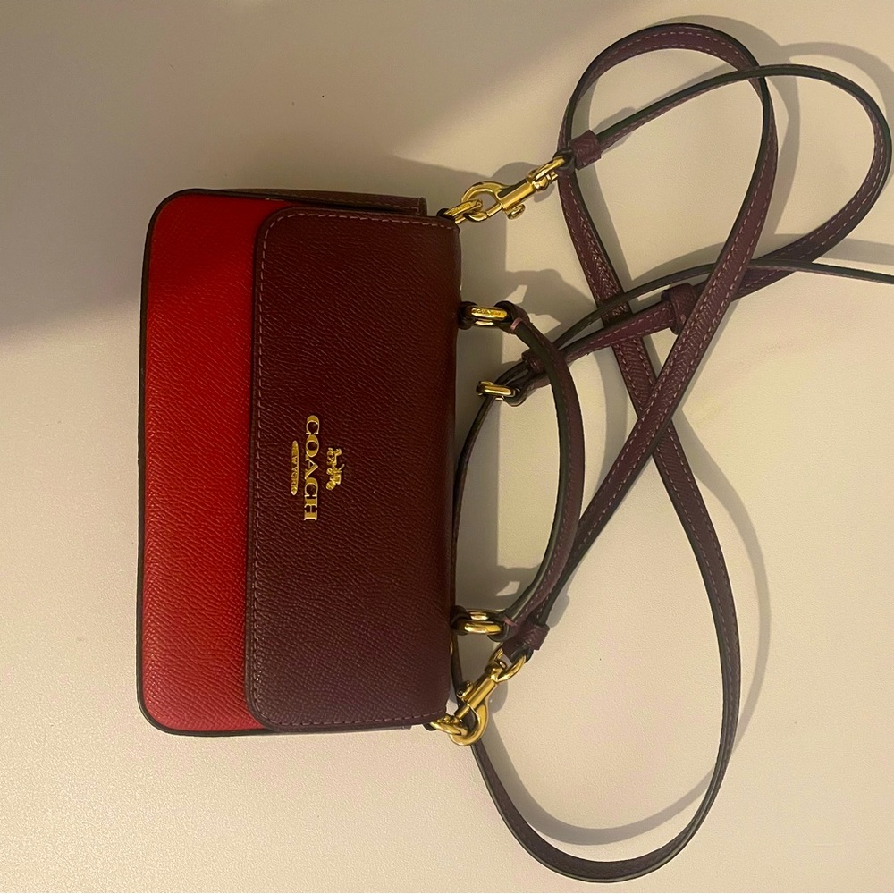 Small Coach crossbody shoulder bag